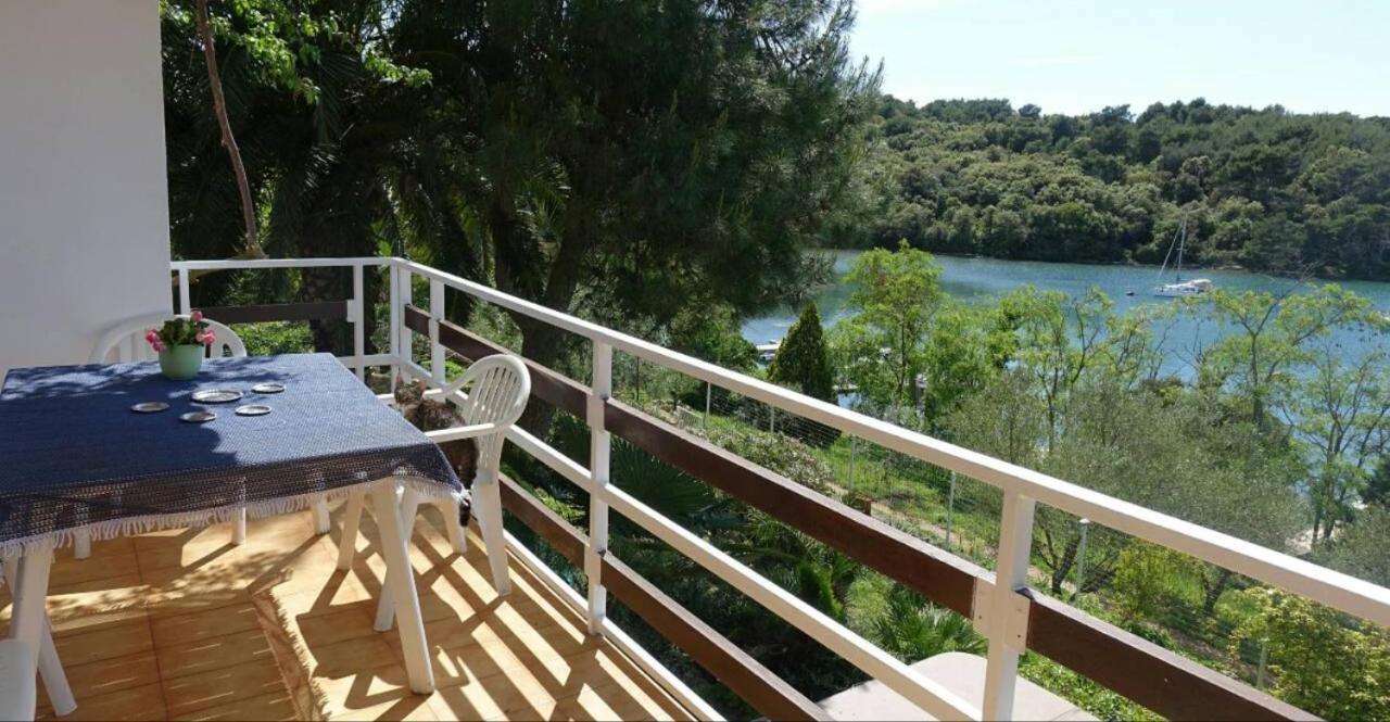 Calm Sea View Apartment Banjole Exterior photo