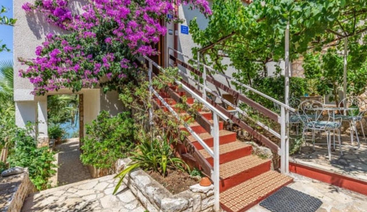Calm Sea View Apartment Banjole Exterior photo